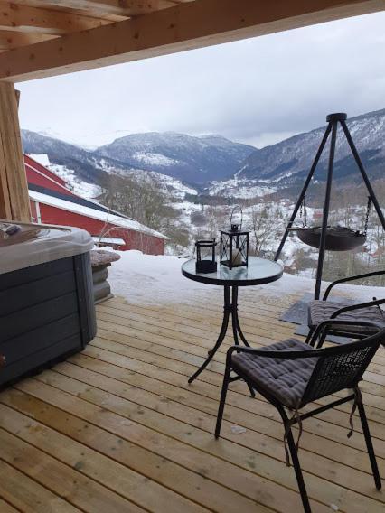Molden 2-Fjellutsikt Og Jacuzzi Tilgang. Διαμέρισμα Luster Εξωτερικό φωτογραφία