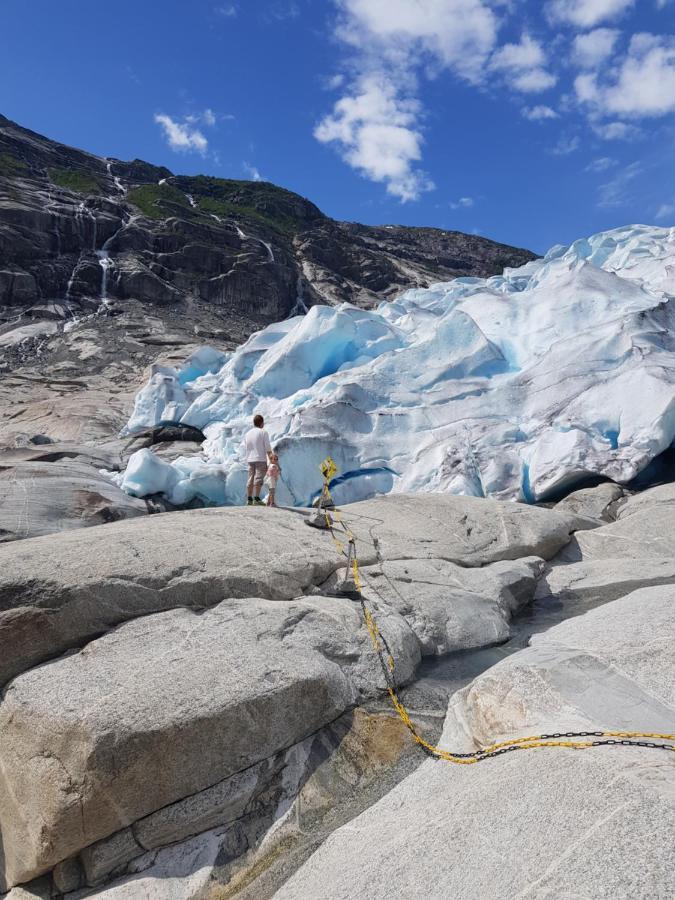 Molden 2-Fjellutsikt Og Jacuzzi Tilgang. Διαμέρισμα Luster Εξωτερικό φωτογραφία