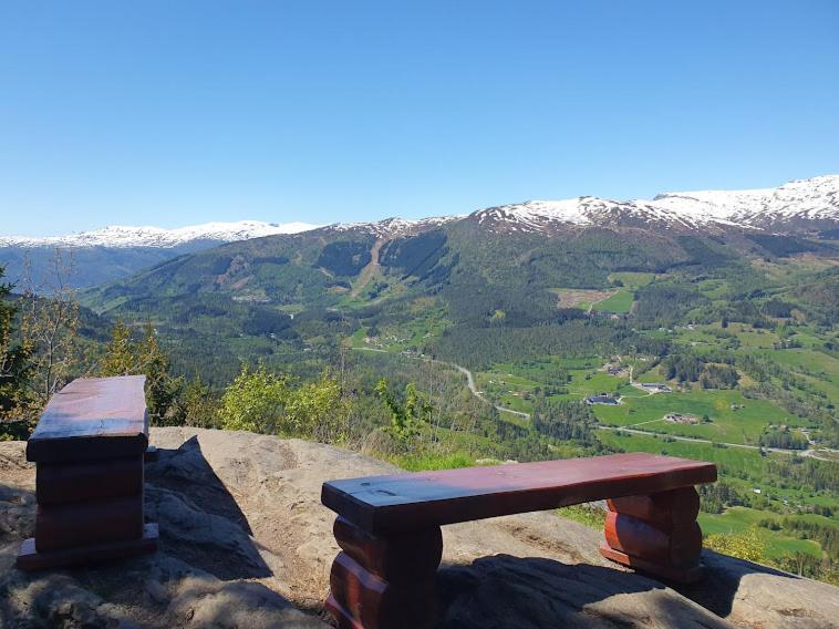 Molden 2-Fjellutsikt Og Jacuzzi Tilgang. Διαμέρισμα Luster Εξωτερικό φωτογραφία
